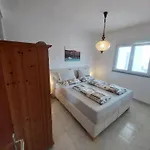 Me Living - - Strandnaehe Пула