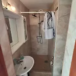 Me Living - - Strandnaehe Пула