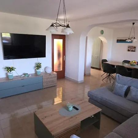 Me Living - - Strandnaehe Apartment