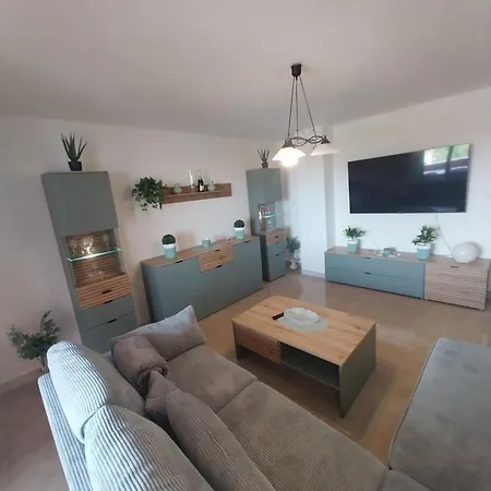 Me Living - - Strandnaehe Apartmán Pula