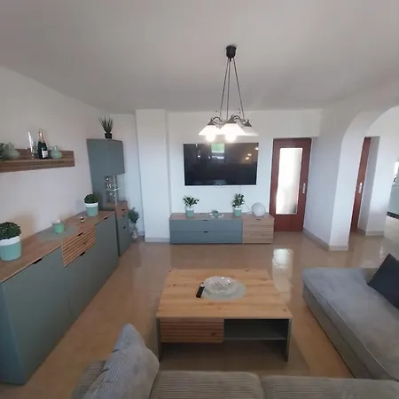 Me Living - - Strandnaehe