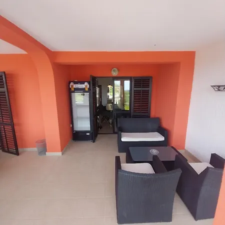 Me Living - - Strandnaehe Pula