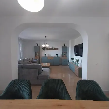 Me Living - - Strandnaehe Apartament Pula