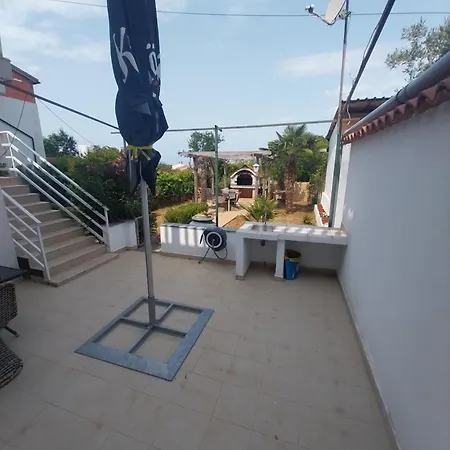 Me Living - - Strandnaehe Pula