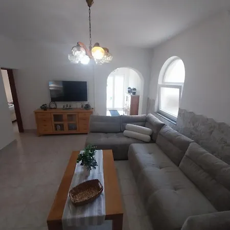 Me Living - - Strandnaehe