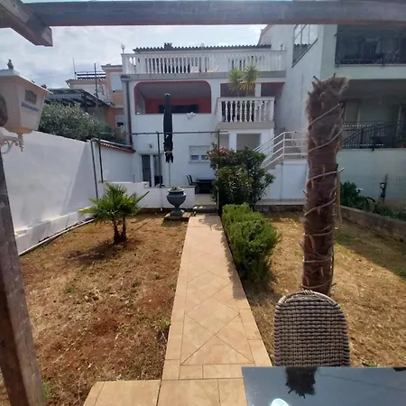 Me Living - - Strandnaehe Apartament Pula