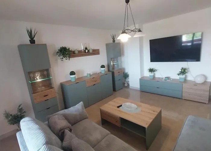 Me Living - - Strandnaehe Appartement Pula