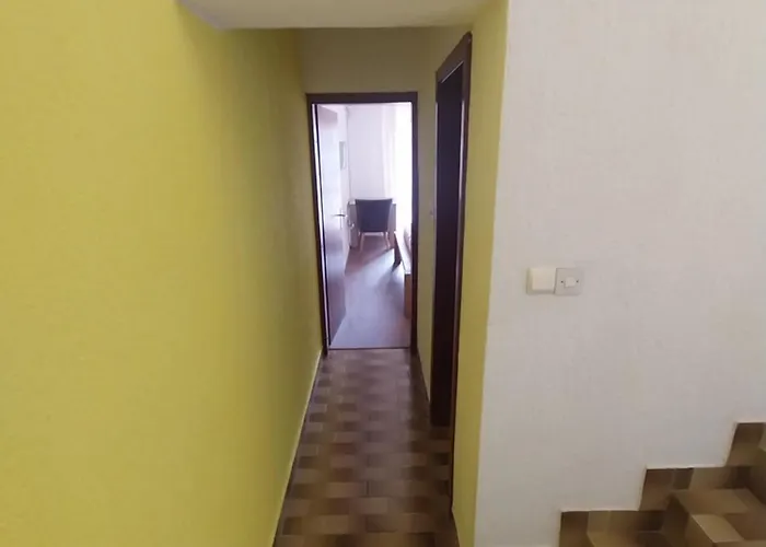 Me Living - - Strandnaehe Appartement Pula