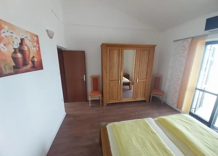 Me Living - - Strandnaehe Appartement Pula